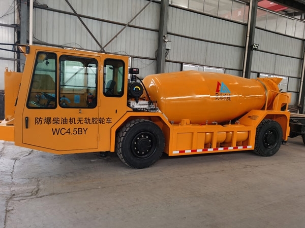 礦用濕噴臺(tái)車(chē)，礦用混凝土泵，礦用攪拌機(jī)發(fā)貨