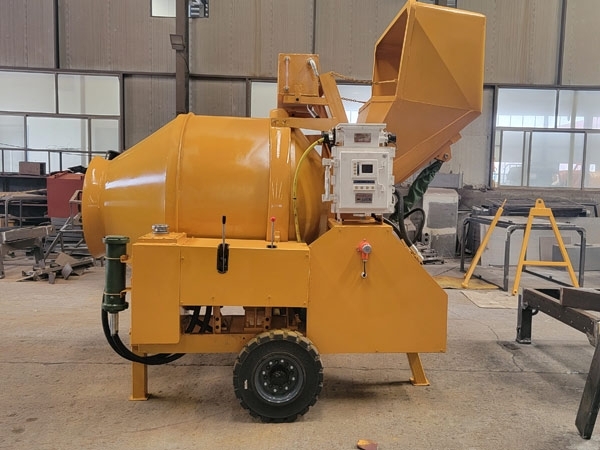 礦用濕噴臺(tái)車(chē)，礦用混凝土泵，礦用攪拌機(jī)發(fā)貨